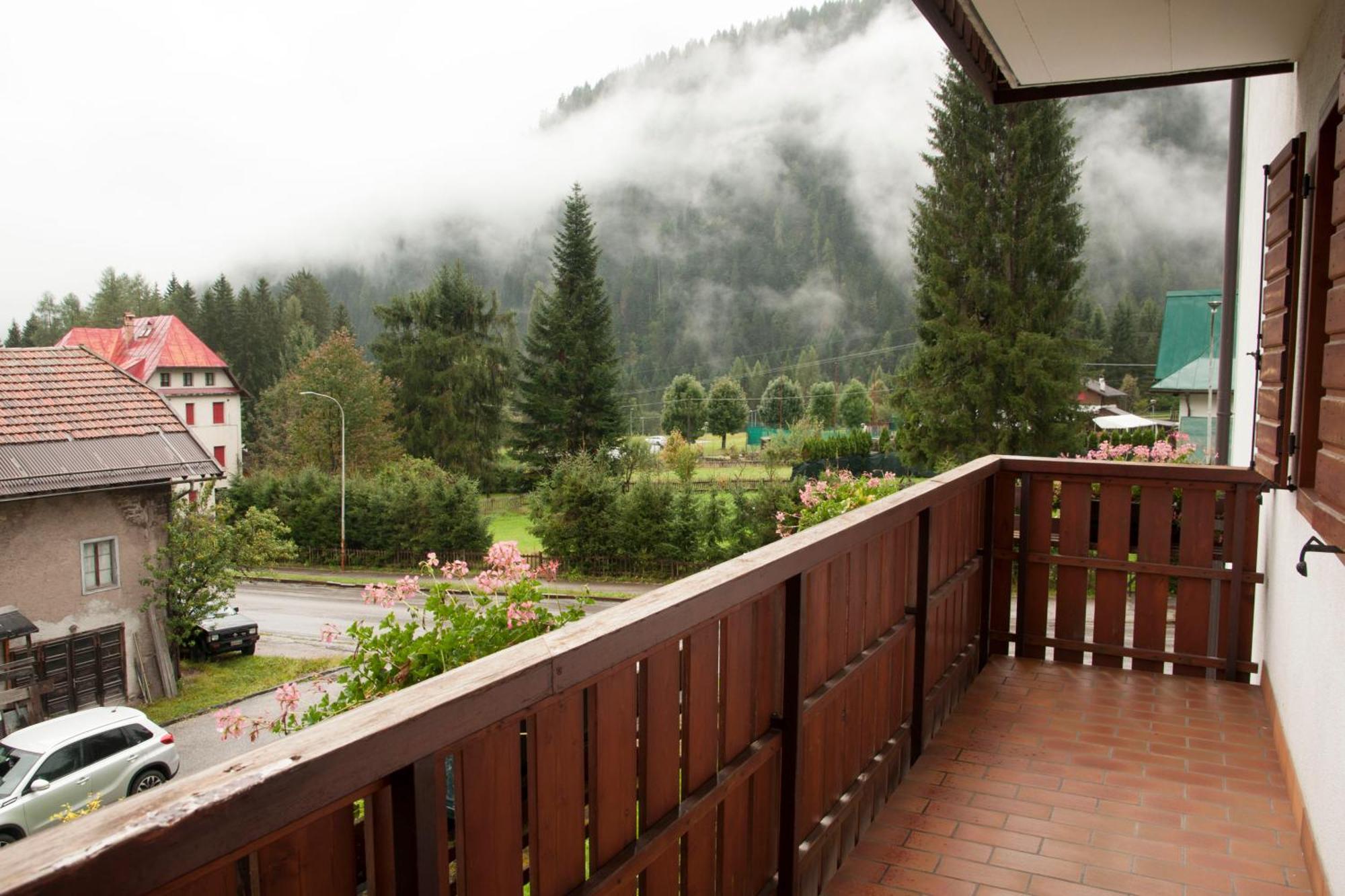 Bed and Breakfast Garni Mariolina Falcade Exterior foto