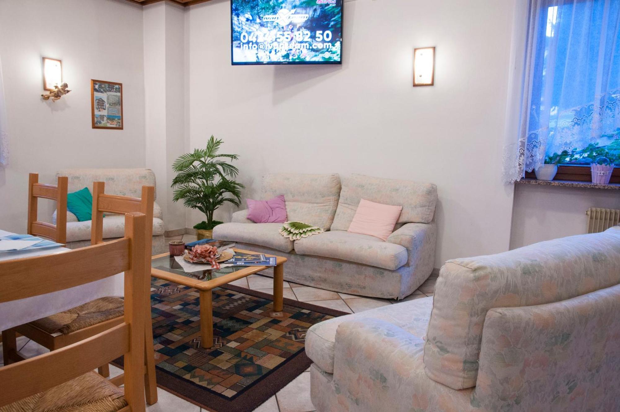 Bed and Breakfast Garni Mariolina Falcade Exterior foto