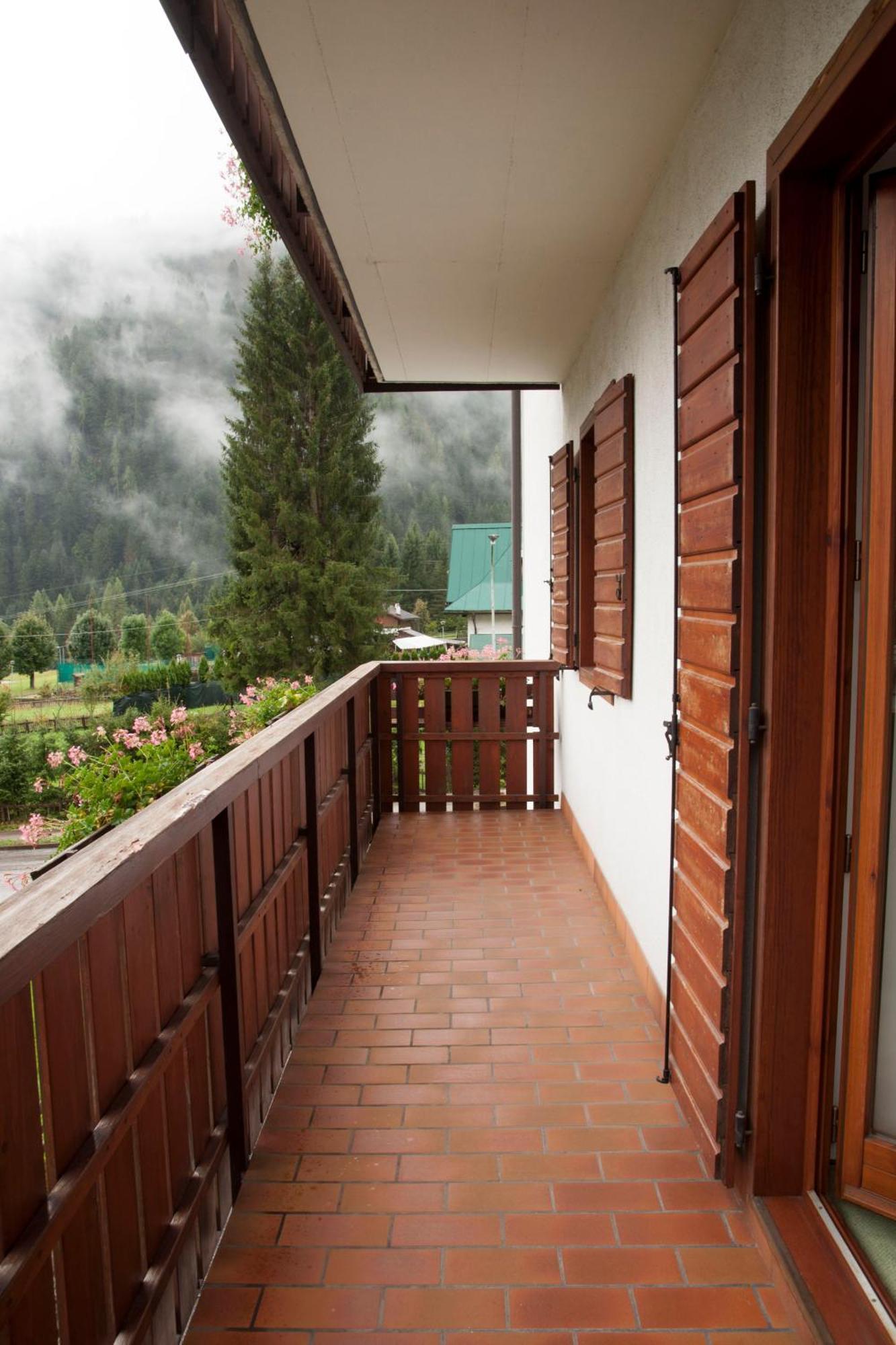 Bed and Breakfast Garni Mariolina Falcade Exterior foto